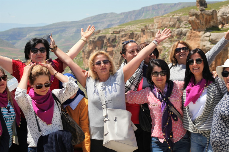 Yerli yabancı turist akın ediyor Fotoğraf çekmek için sıraya giriyorlar...