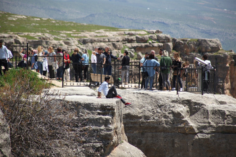 Yerli yabancı turist akın ediyor Fotoğraf çekmek için sıraya giriyorlar...