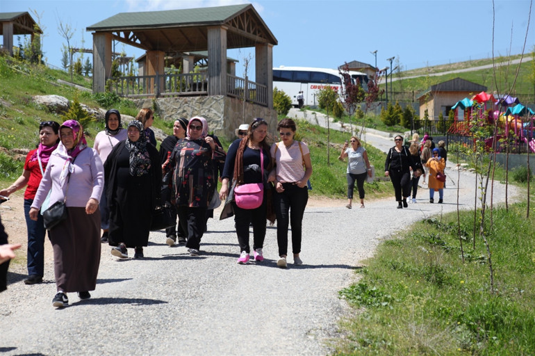 Yerli yabancı turist akın ediyor Fotoğraf çekmek için sıraya giriyorlar...