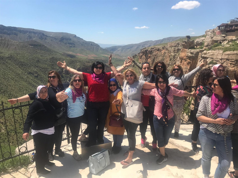 Yerli yabancı turist akın ediyor Fotoğraf çekmek için sıraya giriyorlar...