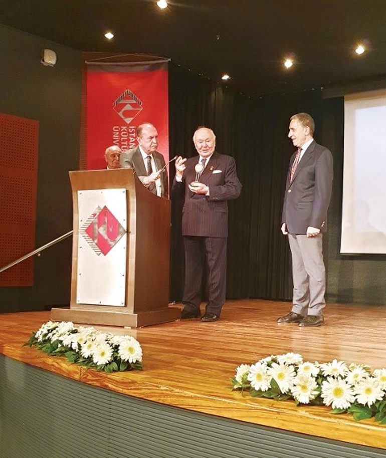 İşletmeci-şef uyumu: Frankie