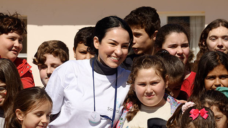 Hayaline dünya inandı