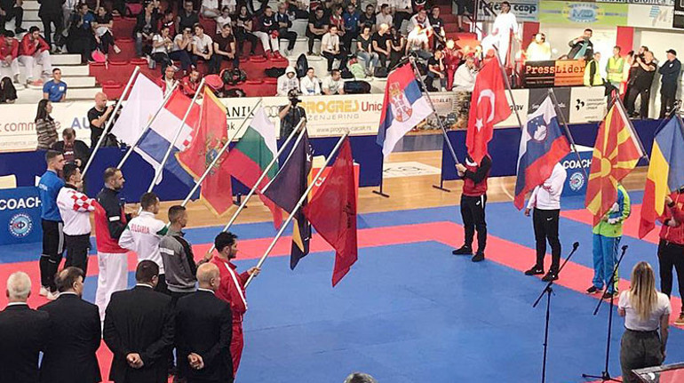 42 yıl sonra milli takıma çağrıldı, şampiyon oldu