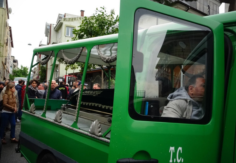 Ekmek Teknesinin Vefa Efendisi Semih Ürgün son yolculuğuna uğurlandı