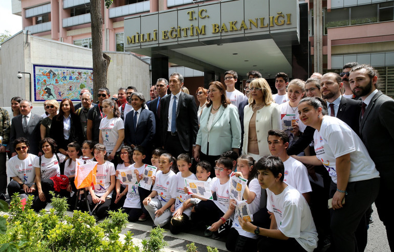 Öğretmenlere ‘oryantiring’ ve ‘doğa yürüyüşü’ eğitimi