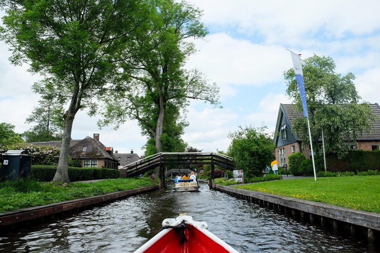 Hollanda’nın masal köyü: Giethoorn