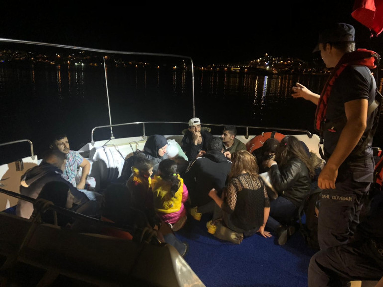 Yat çaldılar, kaçarken yakalandılar