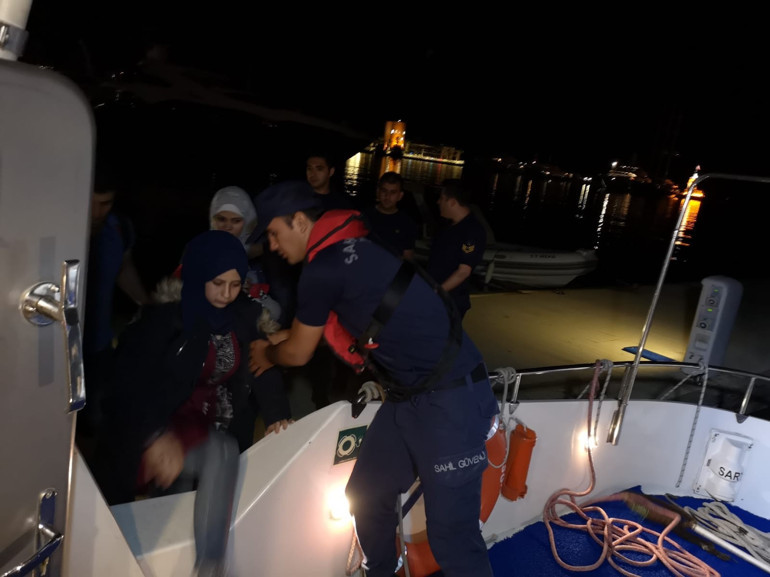 Yat çaldılar, kaçarken yakalandılar