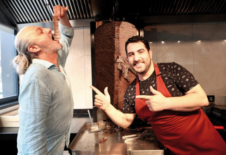 Ataşehir’in en lezzetli dalları döner ağacı