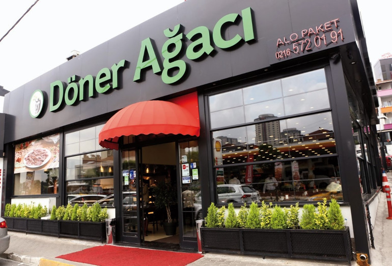 Ataşehir’in en lezzetli dalları döner ağacı