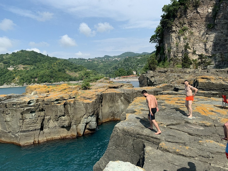 Issız tatil Bir kayanın ucunda  üç gün neden tatil yaptım