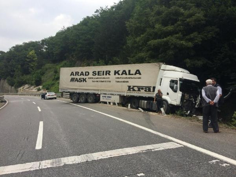 TIRlar kaza yaptı, Bursa- Ankara yolu çift yönlü kapandı