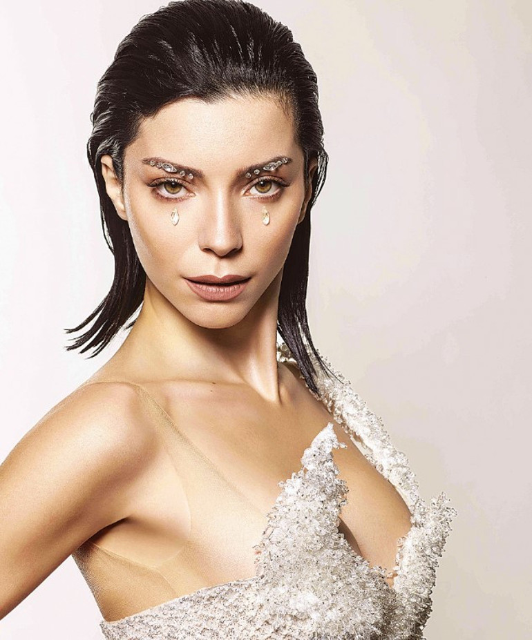 Yakın dostsa tarafını bilecek