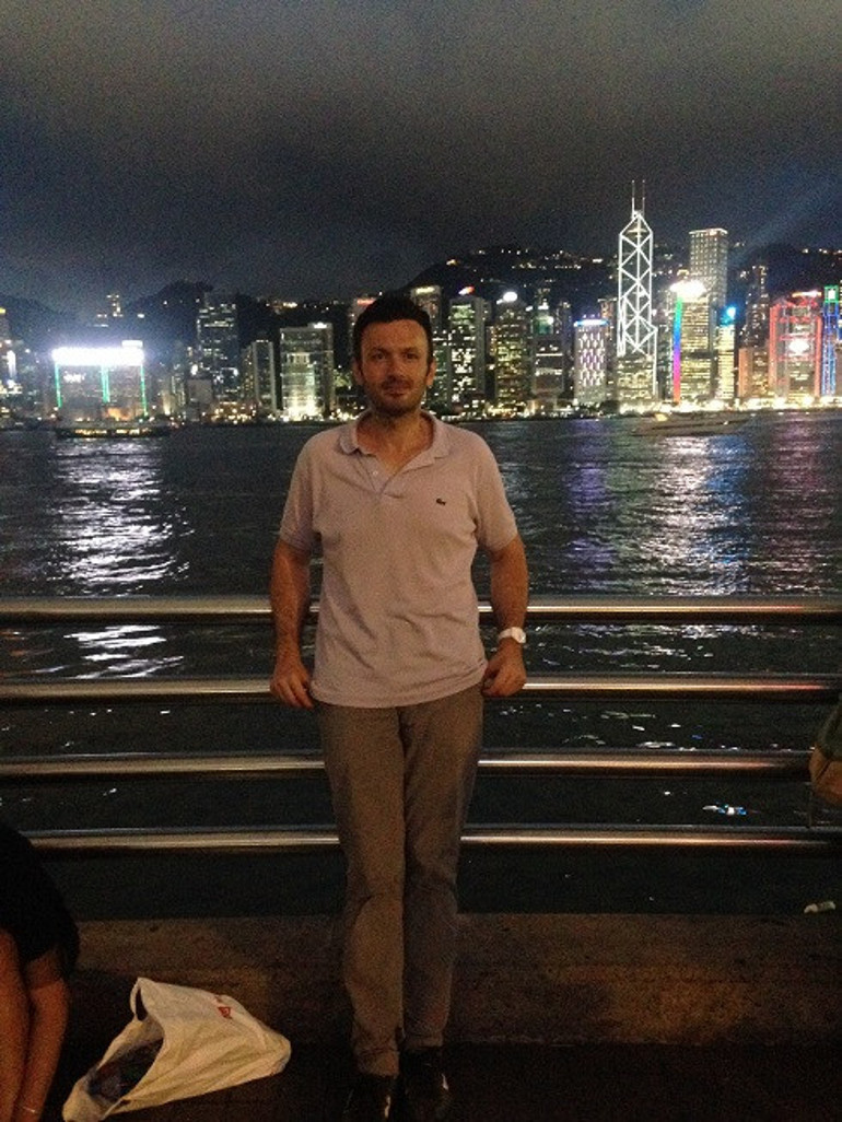 Hong Kong Adası’nın karşı yakası Kowloon