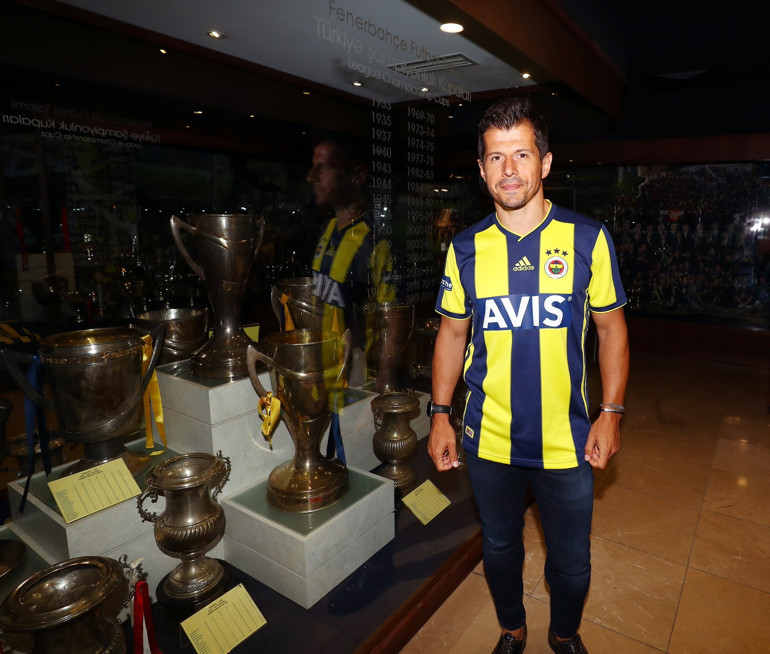 Son Dakika: Emre Belözoğlu resmen Fenerbahçede