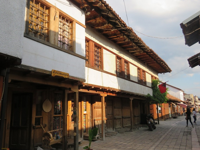 Savaştan  barışa  Kosova
