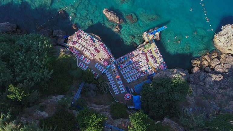 Falezlerin mavi bayraklı cennetleri