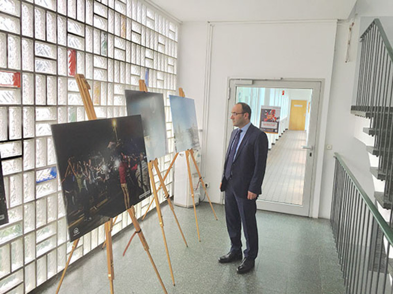 Frankfurt’ta 15 Temmuz sergisi