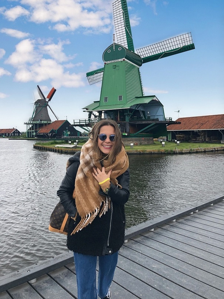Hollandanın masalsı yel değirmeni köyü