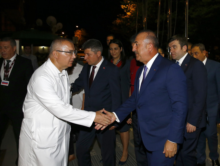 Son dakika Diplomata komşu kurşunu... Emekli albay müsteşarı vurup intihar etti