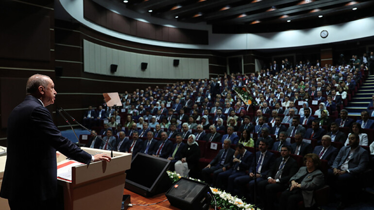 Son dakika: Cumhurbaşkanı Erdoğandan yeni parti iddialarıyla ilgili açıklama: İhanet içinde olanlar bedelini öderler
