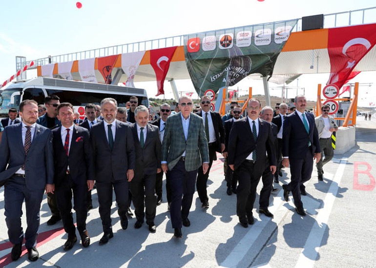 Son dakika... Cumhurbaşkanı Erdoğan İstanbul-İzmir Otoyolu ve Bursa Şehir Hastanesi açılışını gerçekleştirdi
