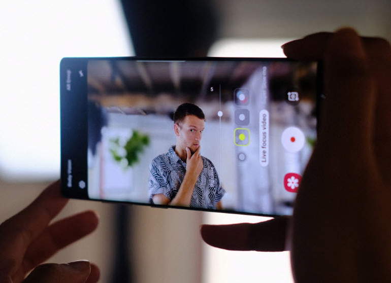 Samsung Galaxy Note 10 mu iPhone XS mi