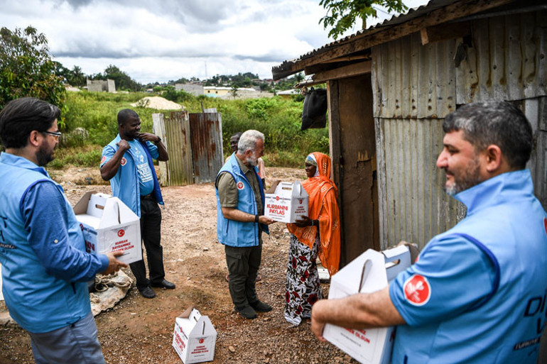Fildişi’ne kardeş eli
