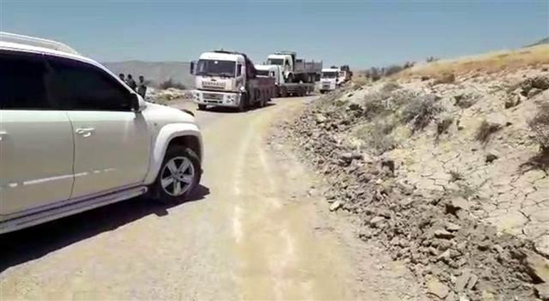 Kapaklar açıldı... Araçlar mahsur kaldı