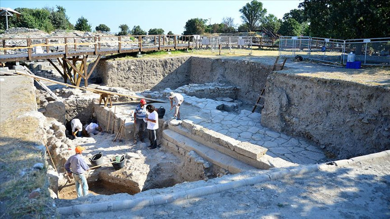 Troya kazısında üçüncü kutsal alan keşfi