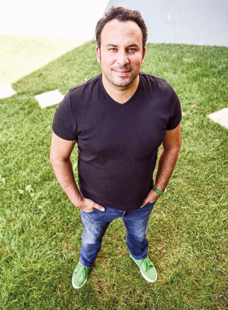 Artık dünyayı kadınlar yönetsin