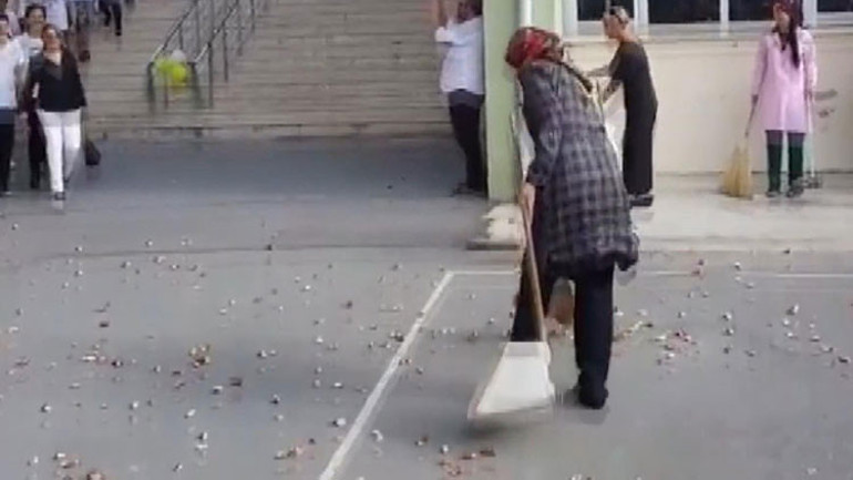 Sosyal medyada tepki çekmişti... Kadıköy Anadolu Lisesindeki etkinliğe inceleme