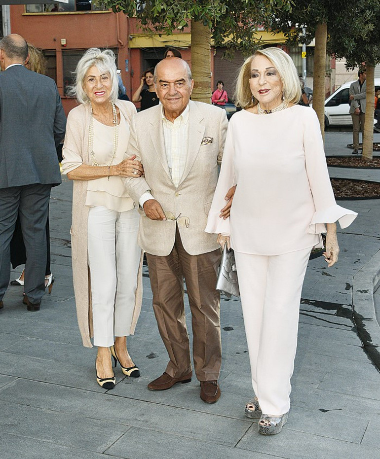 Yeni binada özel açılış