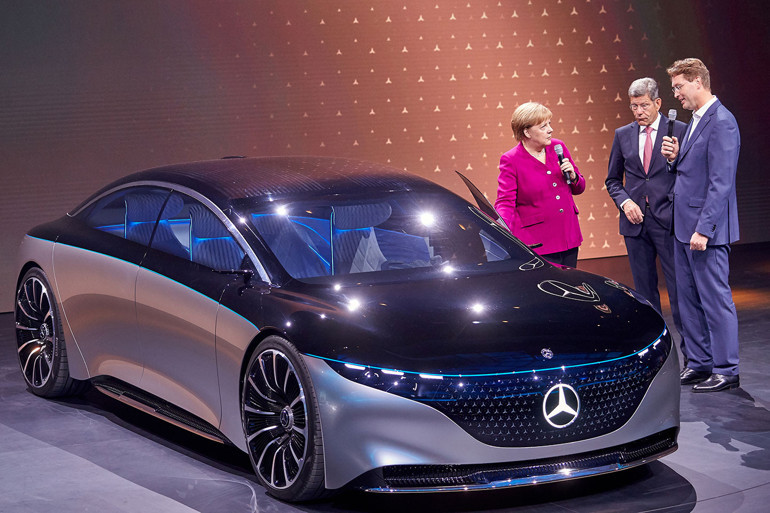 Almanya e-otomobilin de lideri olmalı