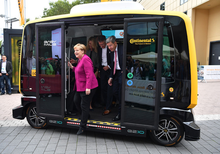 Almanya e-otomobilin de lideri olmalı