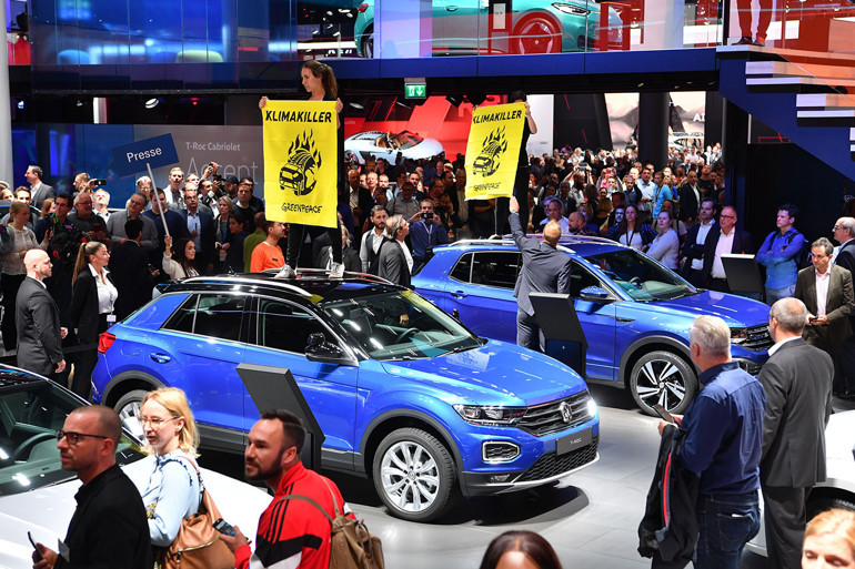 Almanya e-otomobilin de lideri olmalı