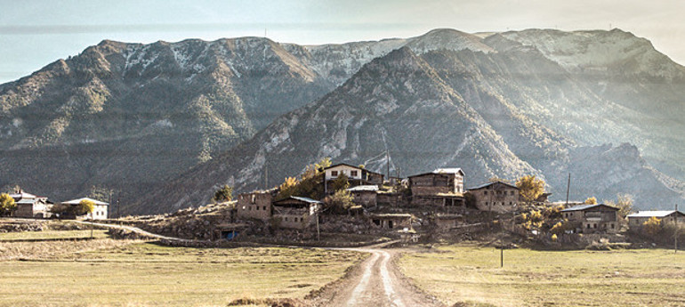 Burası taşra, burdan çıkış yok