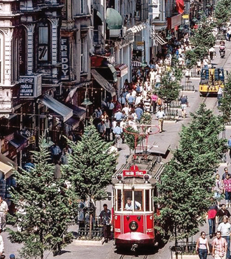 Ahmet Ümit’le yeni İstanbul üzerine Beyoğlu küllerinden doğacak