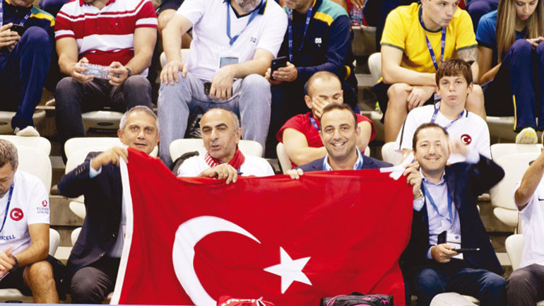 Balık kız Sümeyye Türkiye’nin gururu oldu