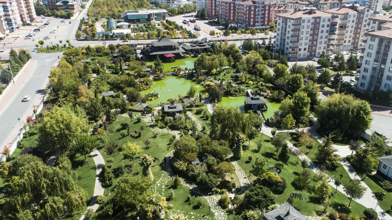 Bu park Japonyadaymış hissi uyandırıyor
