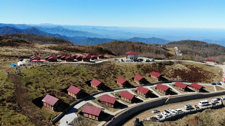 Handüzü Yaylası misafirlerini bekliyor
