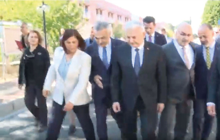 Batı talep ediyor Aslı arz ediyor