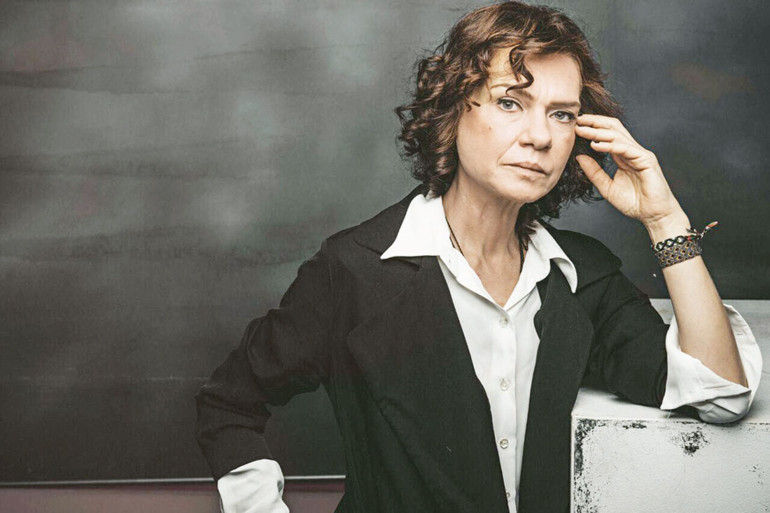 Batı talep ediyor Aslı arz ediyor