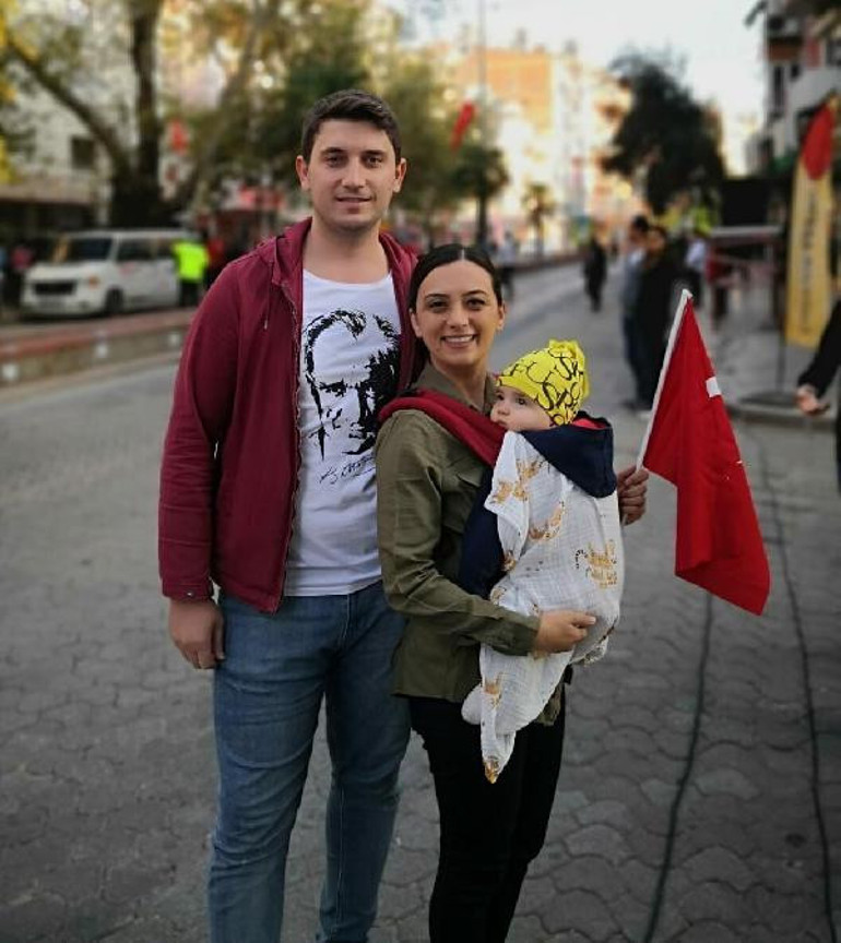 Kucağında bebeğiyle zeybek oynadı, Türkiye onu konuştu: Kalbim güm güm attı