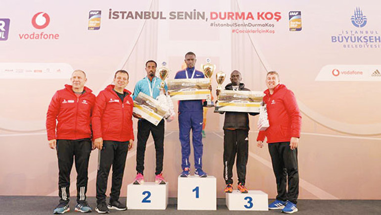 İki kıta arası 140 bin kişi koştu