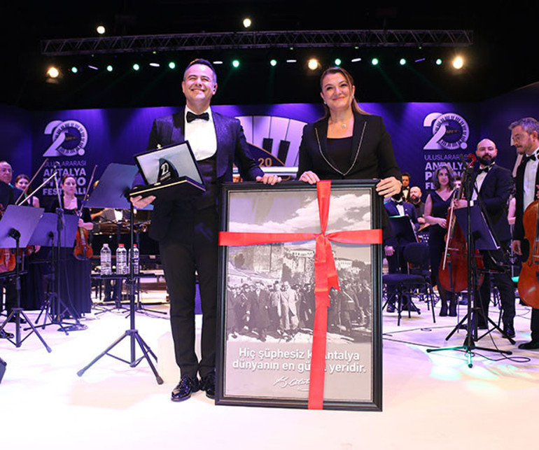 ANTALYA FESTİVALLERİYLE PARLIYOR