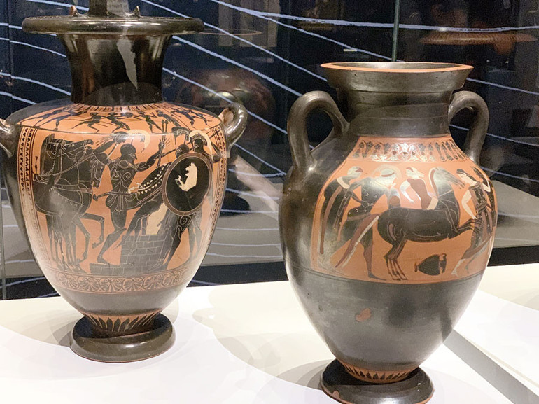 Çalıp sergilediler Uzmanlar Anavatanında olmalı dedi