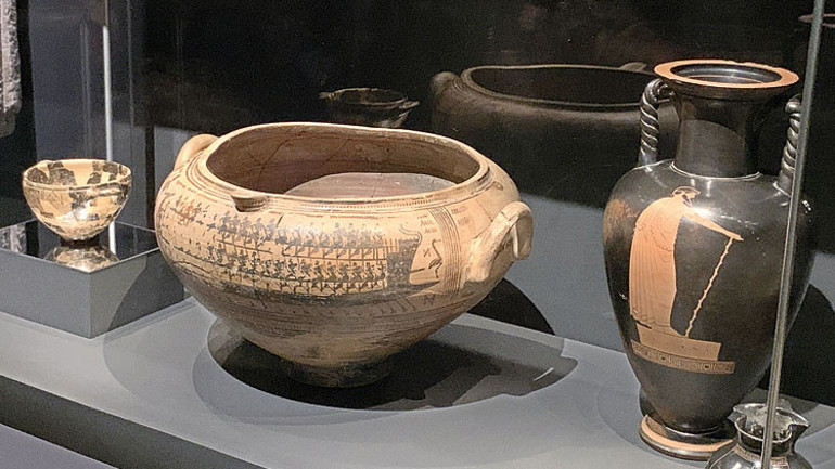 Çalıp sergilediler Uzmanlar Anavatanında olmalı dedi