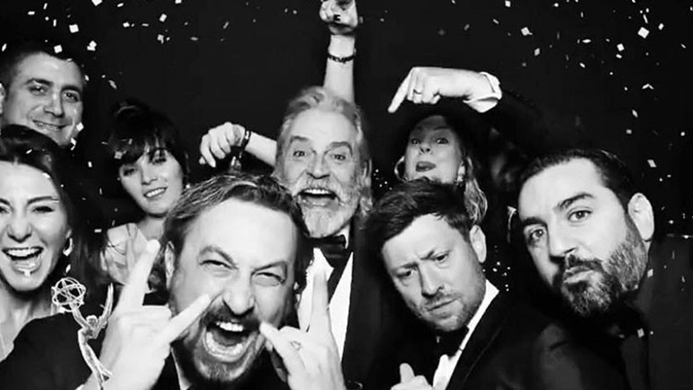 Haluk Bilginer en iyi erkek oyuncu seçildi... Emmy ödülü Türkiye’nin