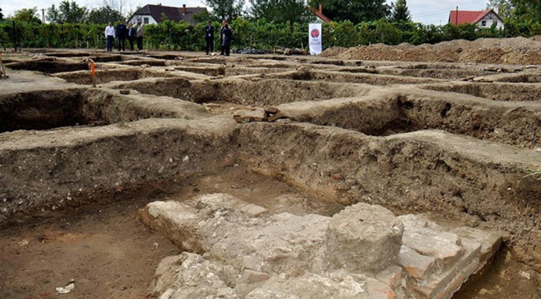 Kanuni Sultan Süleymanın Macaristandaki türbesi alanındaki kazı çalışmaları tamamlandı
